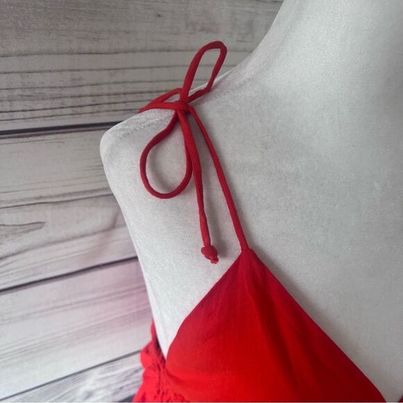 Sim & Sam Red-Orange V Neck Tie Shoulder Crop Top - Picture 4 of 9